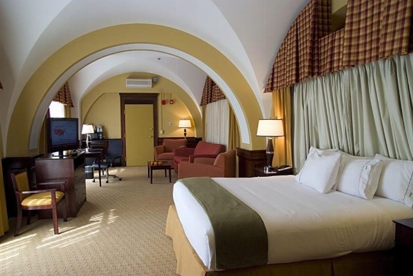 Holiday Inn Express Baltimore-Downtown image 24