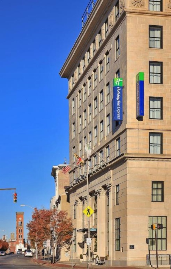 Holiday Inn Express Baltimore-Downtown image 25
